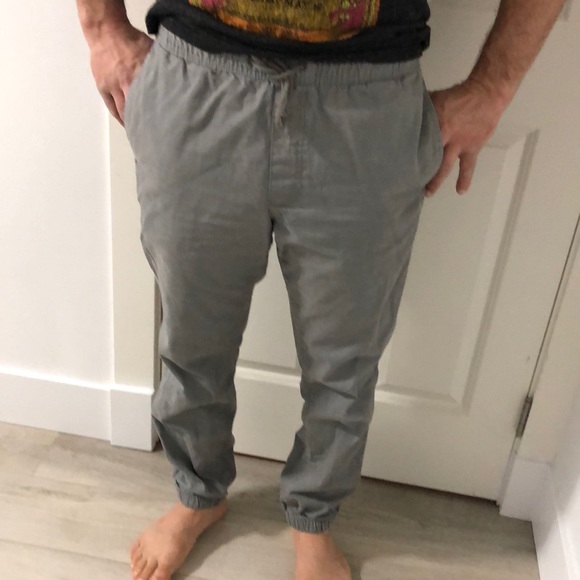 Men’s large, Old Navy “built in flex” , cotton joggers. - Picture 2 of 6